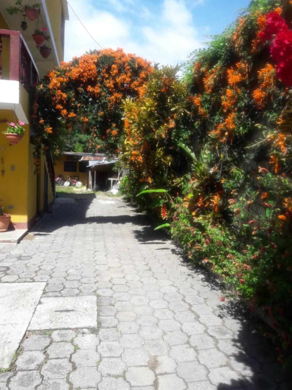 Hotel Sueño Real Panajachel Exterior foto